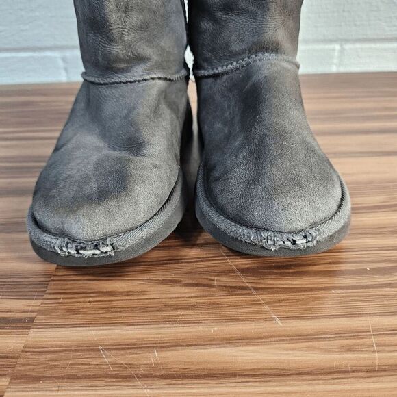 Ugg Girls' Bailey Bow Sheepskin Winter Calf Boots gray Size 3 - Picture 3 of 10